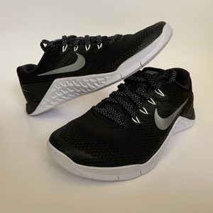 Nike Metcon 4 Black Metallic Silver Women's Sz.6.5